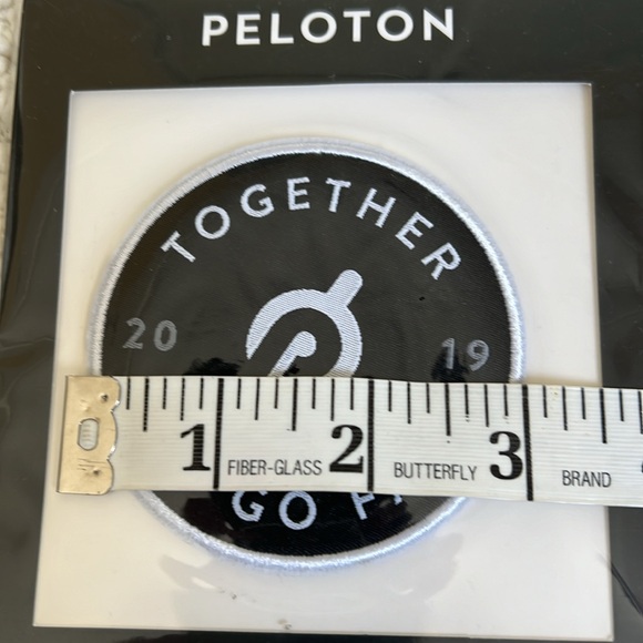 Rare! NIB Peloton 2019 TWGF patches - Picture 4 of 4